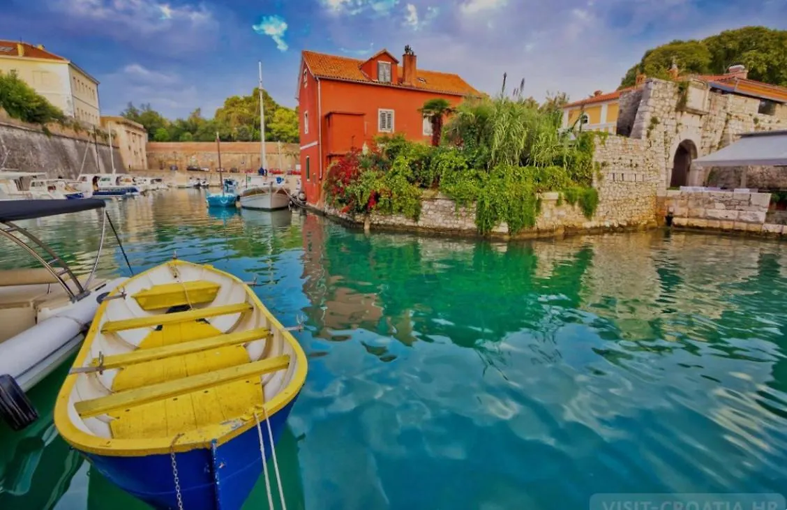 Ferienhaus Sonnenliebe Mit Pool Bei Zadar Radovin Tatil Evi