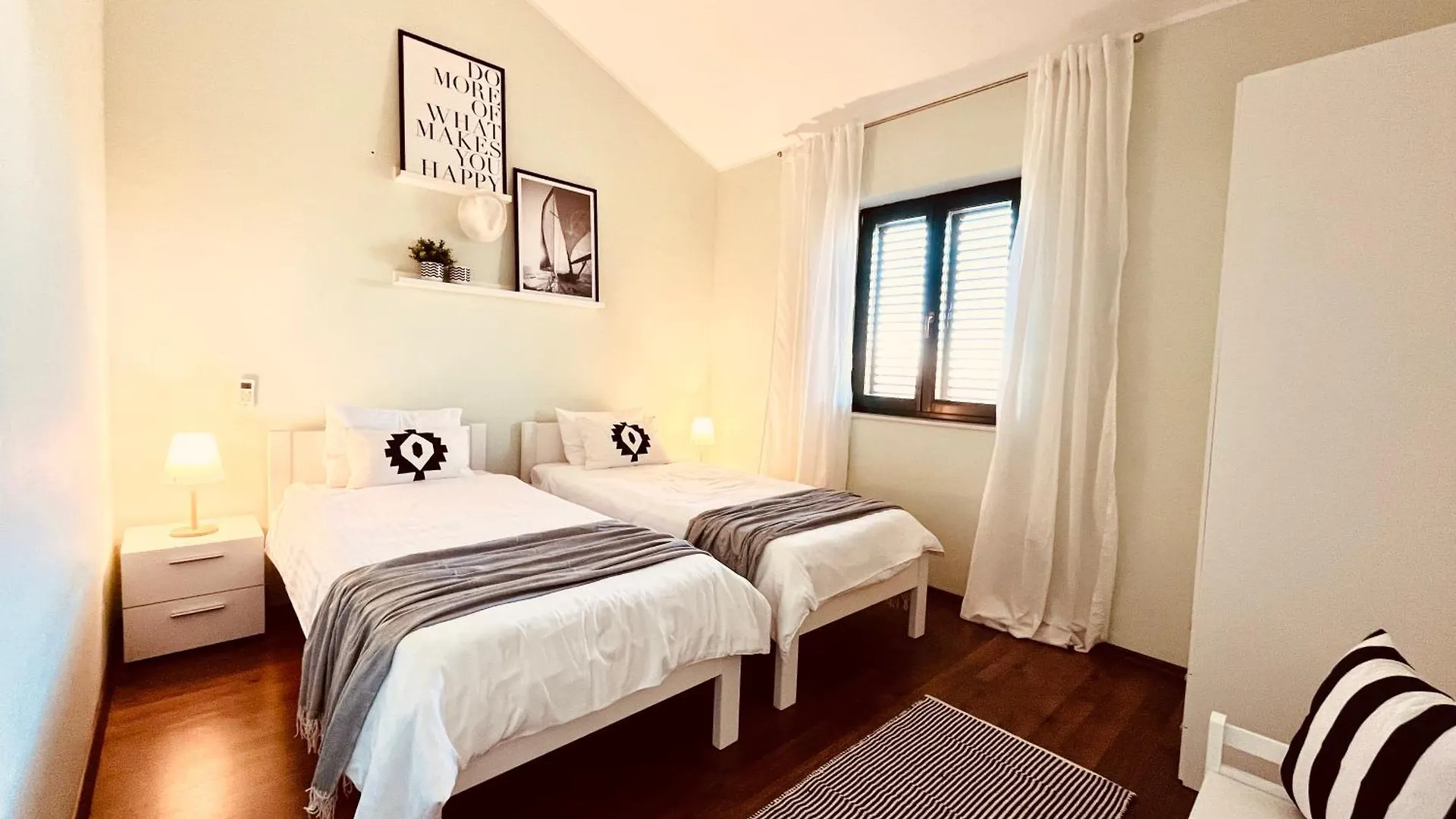 Ferienhaus Sonnenliebe Mit Pool Bei Zadar Radovin Tatil Evi