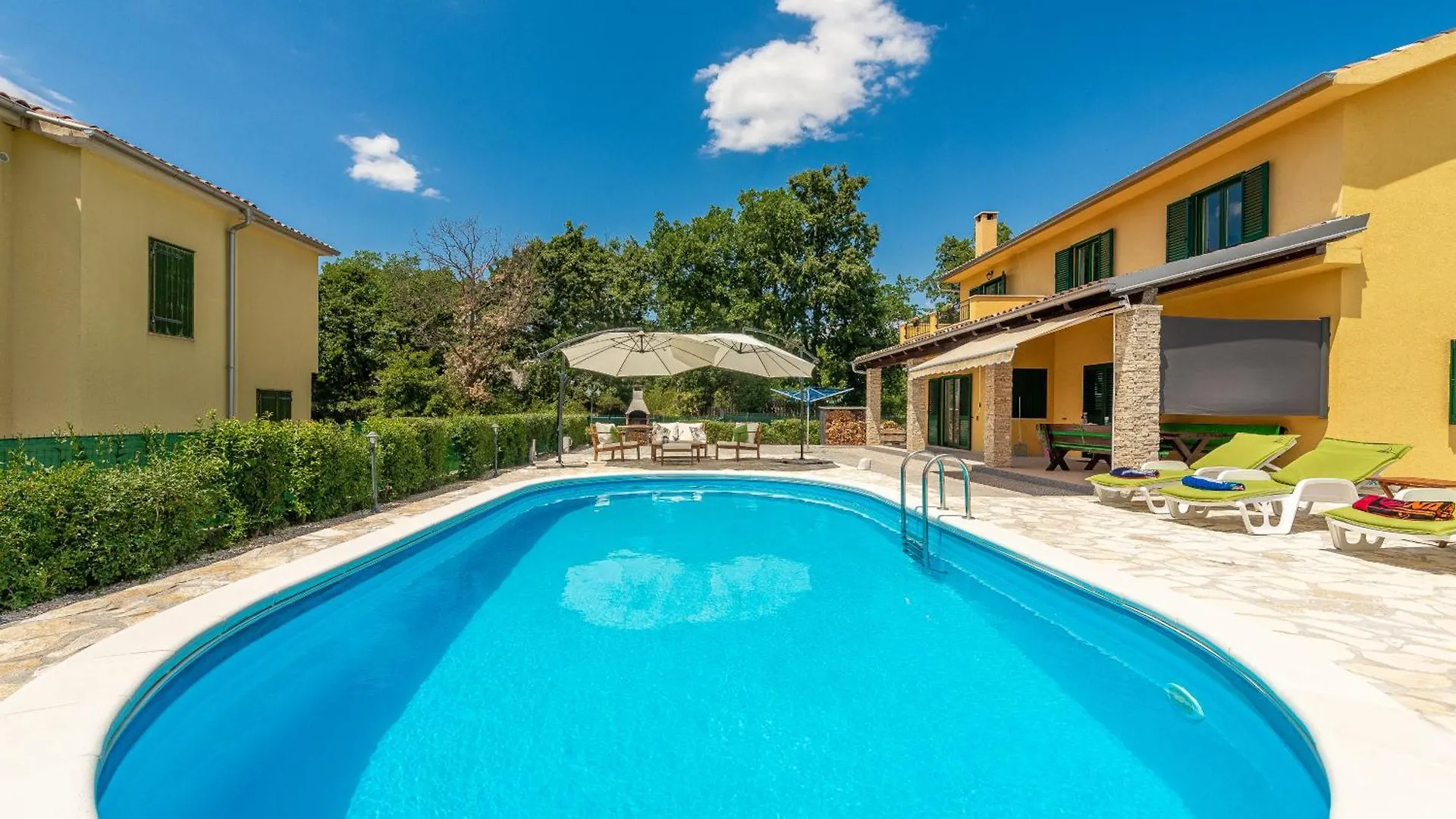 Tatil Evi Ferienhaus Sonnenliebe Mit Pool Bei Zadar Radovin Hırvatistan